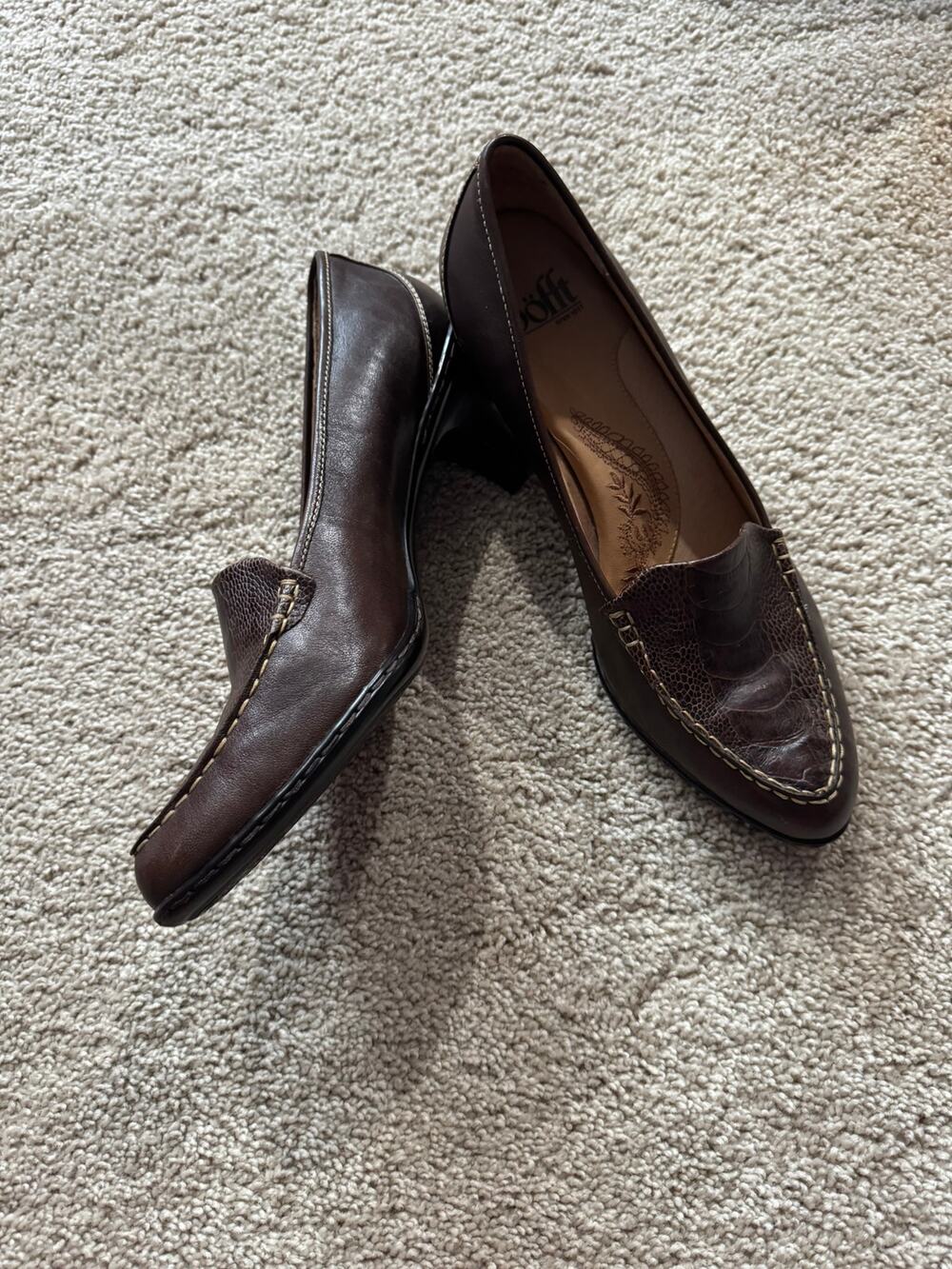 Sofft Brown Leather Crocodile Embossed Loafers w/ Short Heels Women's Size 8.5